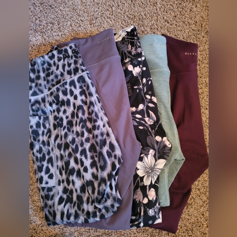 Victoria's Secret Essential Pocket Leggings Size 12.